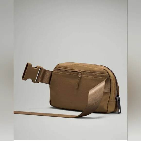 RARE Lululemon Everywhere Belt Bag 1L; ARTIFACT (Brown/Gold); Crossbody; Unisex - Picture 15 of 16